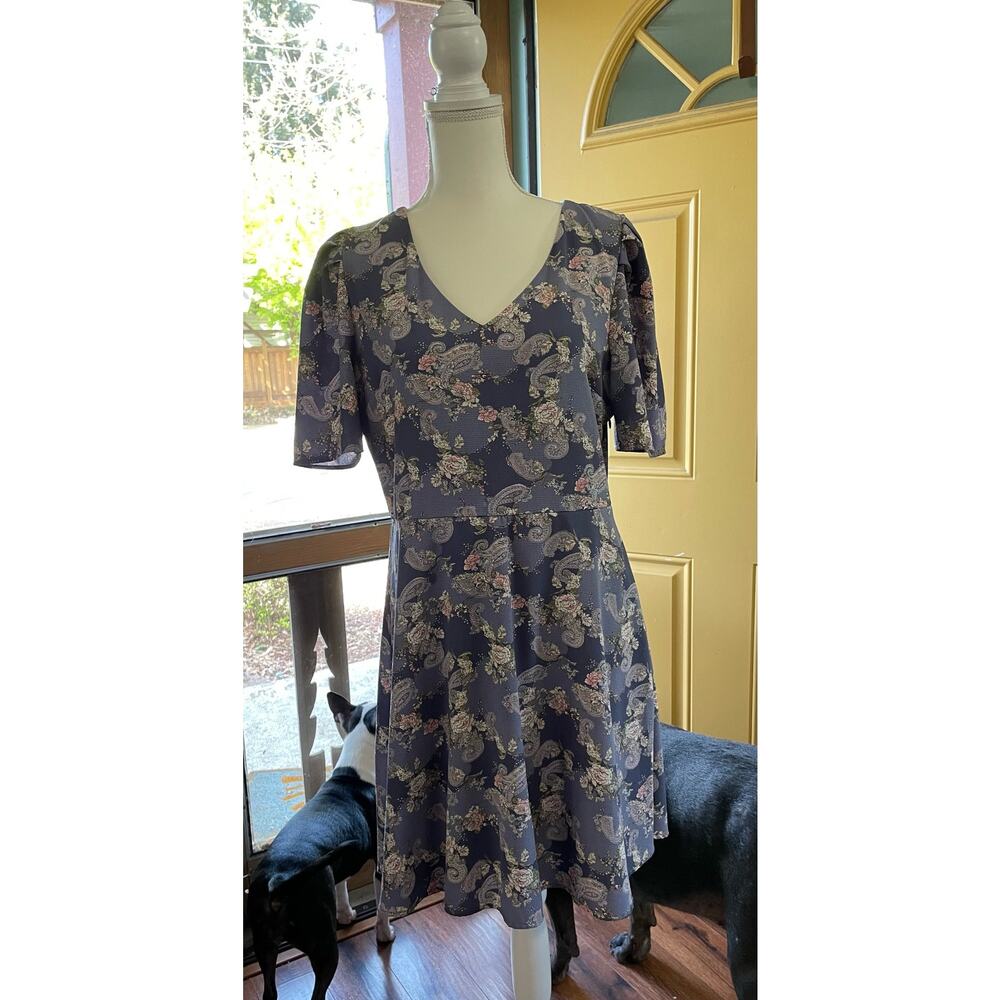 Studio B by Babeau Short Flutter Sleeve Womens Gray Dress with Pink Flowers - Picture 4 of 4